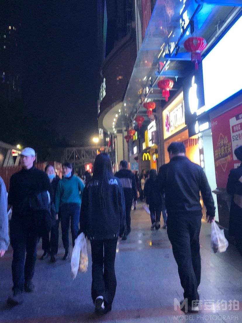 宝丽来模特