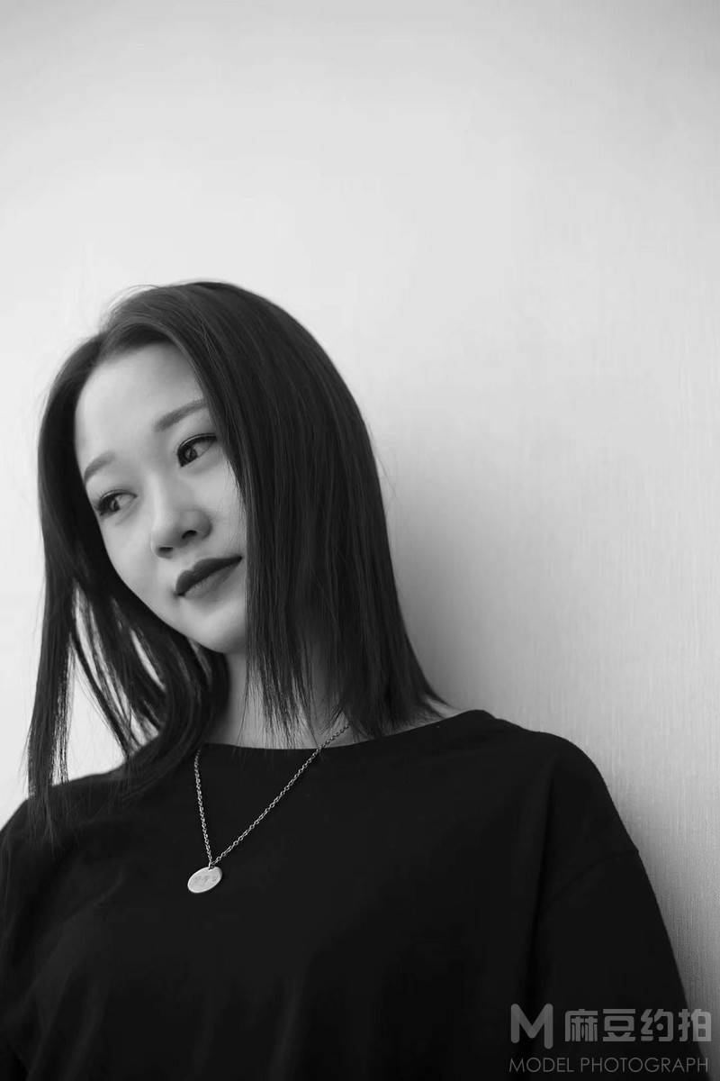黑白模特