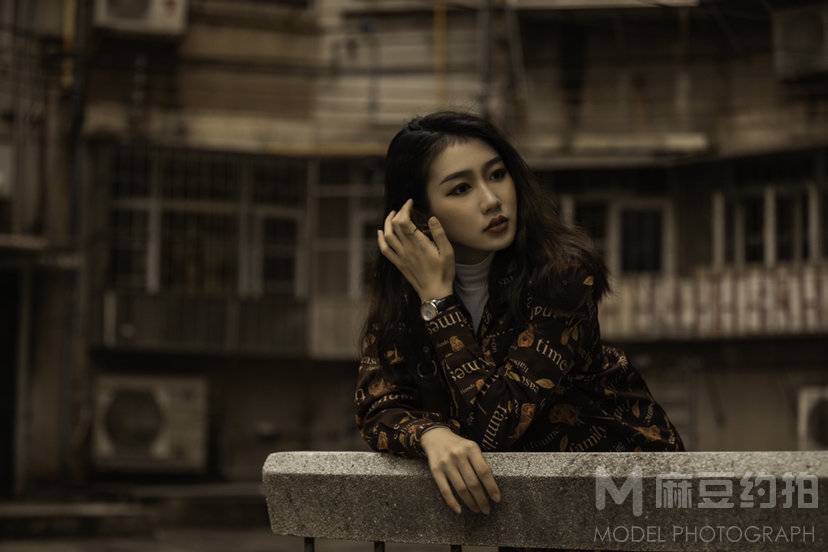 情绪模特