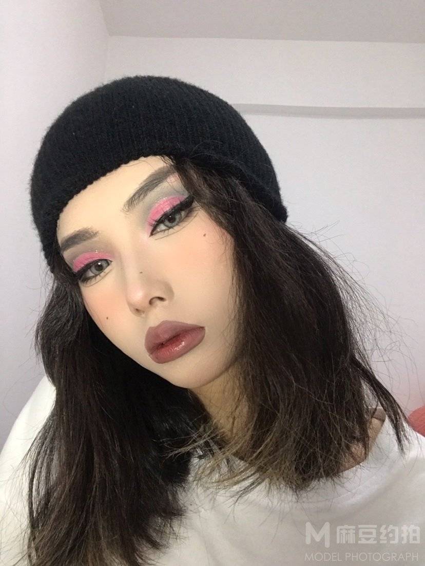 妆容模特