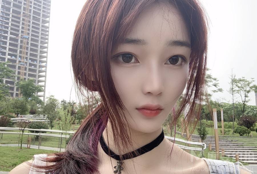黑白模特