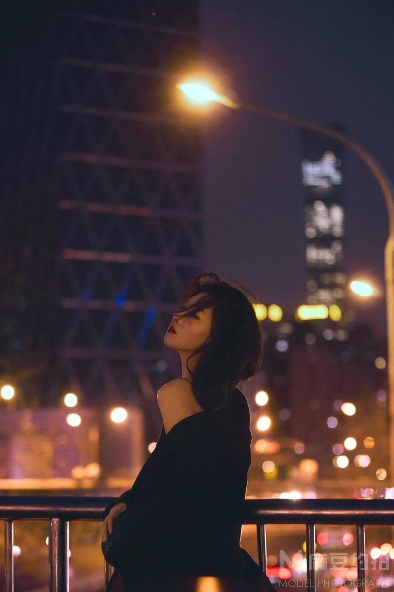 黑白模特