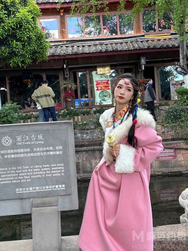 汉服模特
