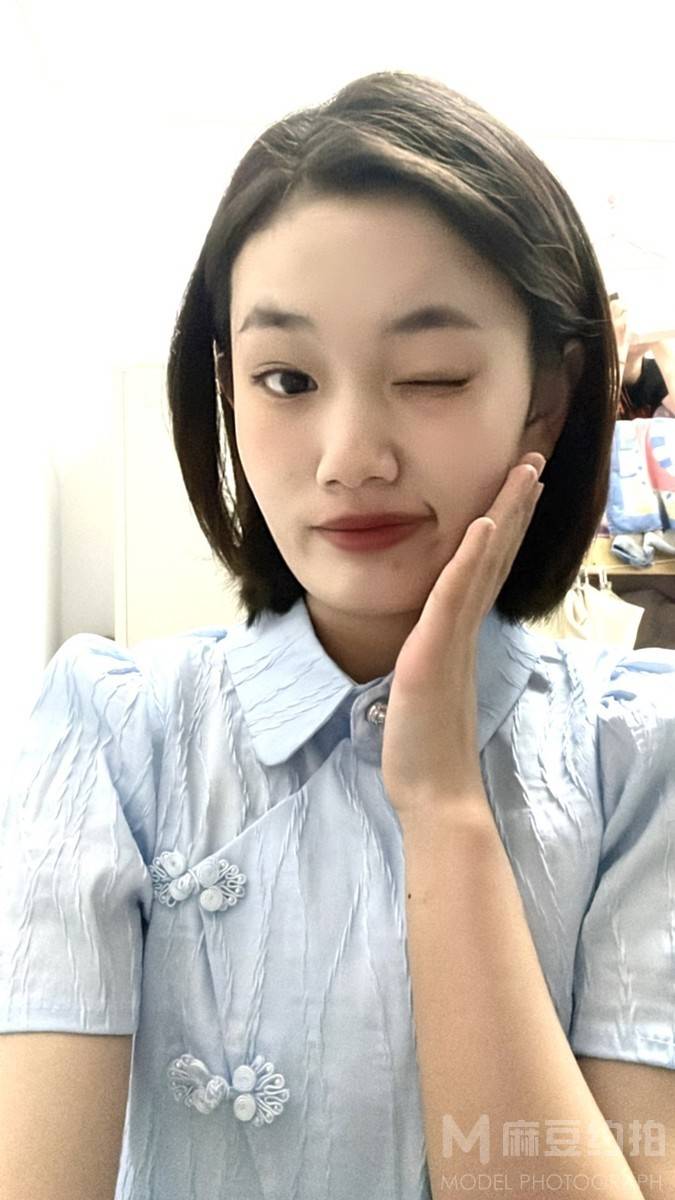 清新模特