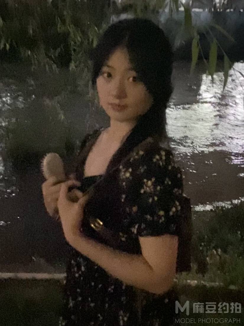 黑白模特