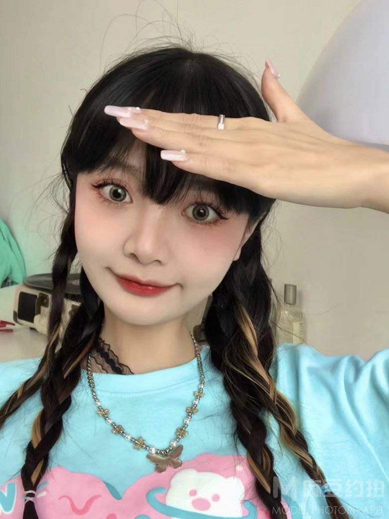 校园模特