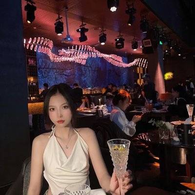 黑白模特