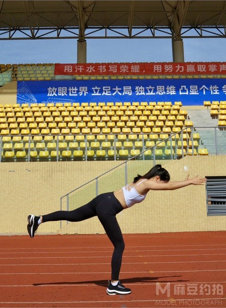 校园模特