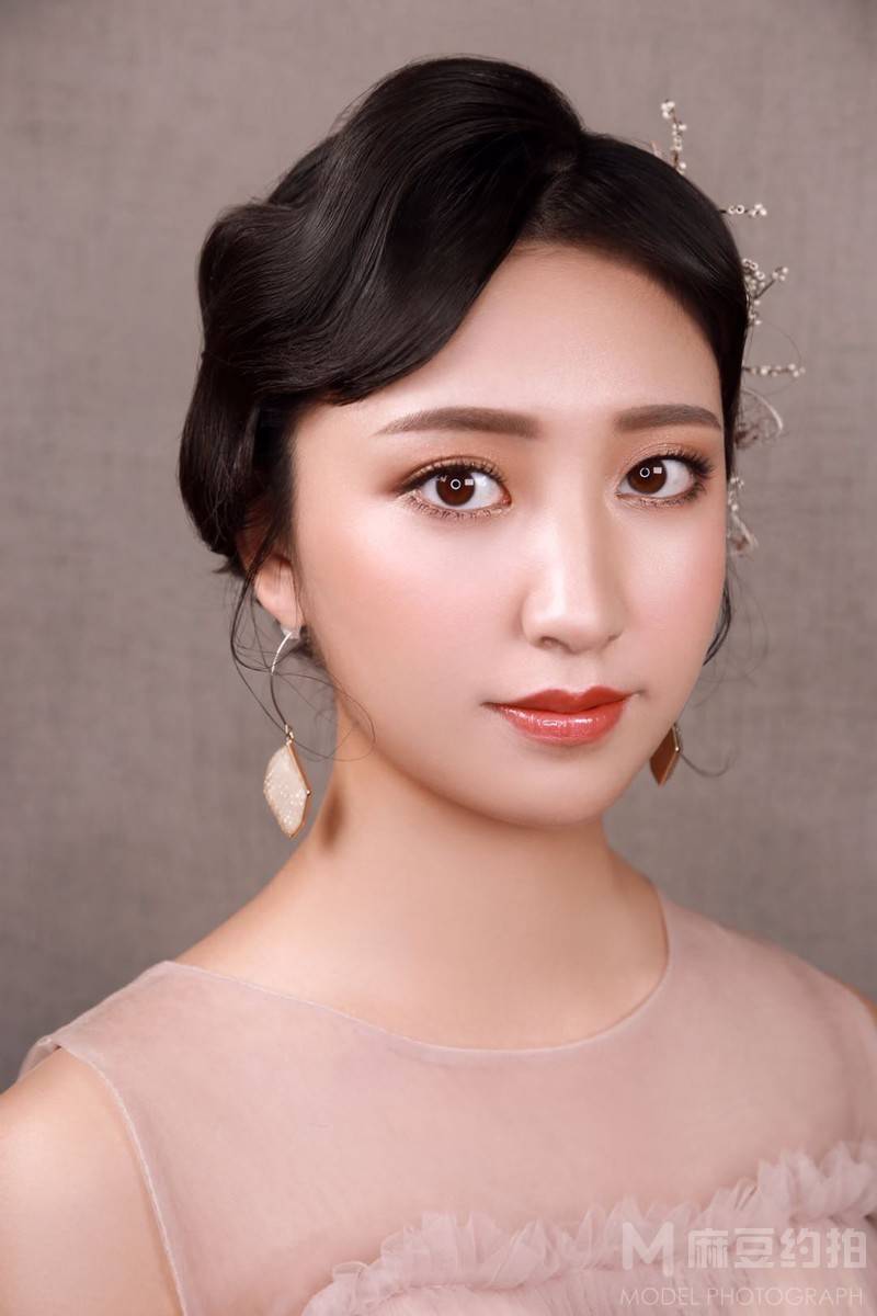 妆容模特