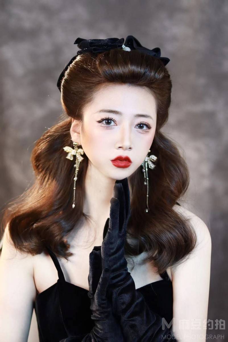 妆容模特