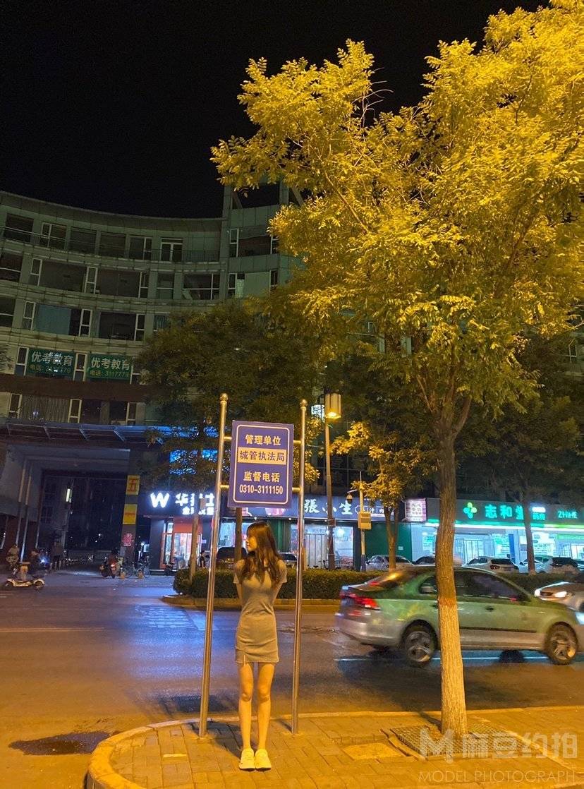 校园模特