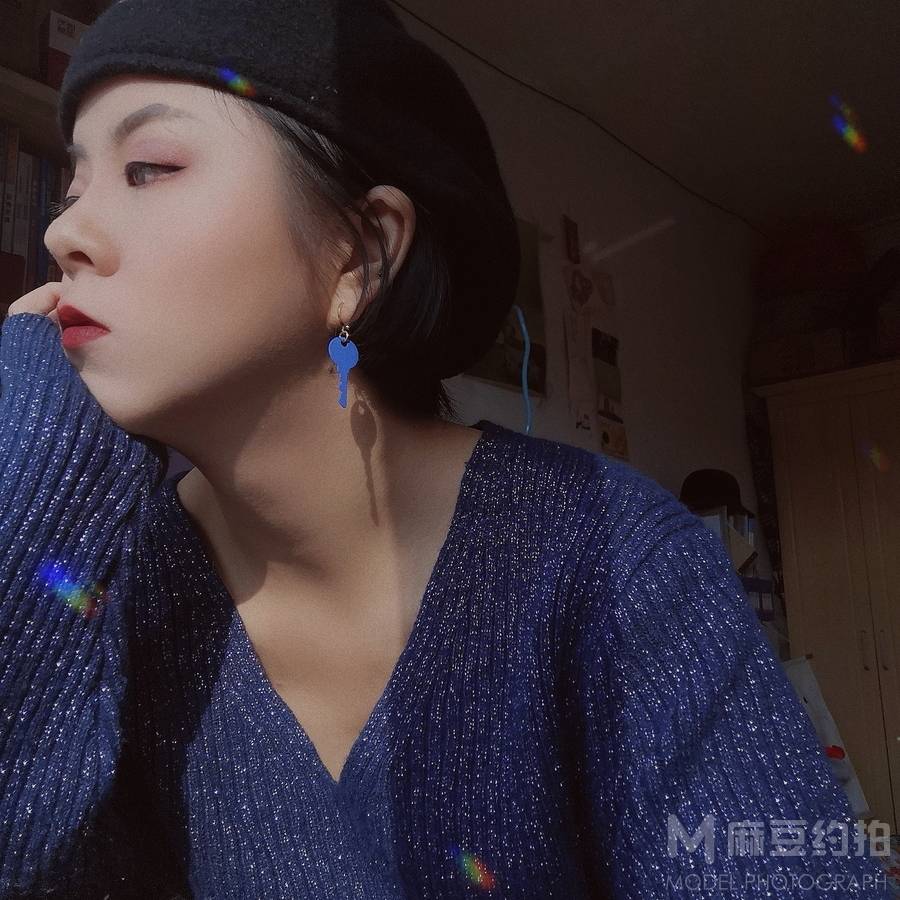 情绪模特