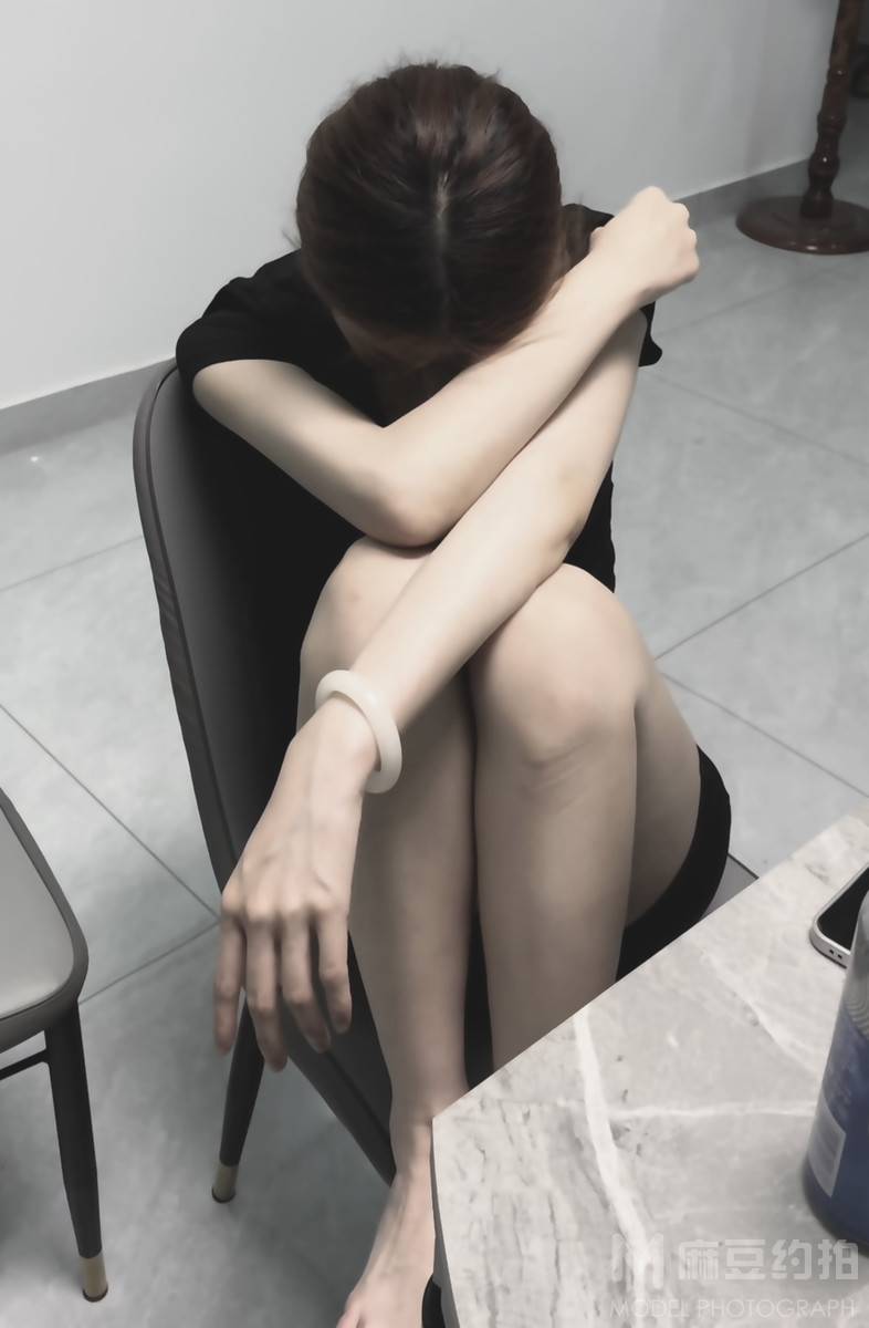 黑白模特