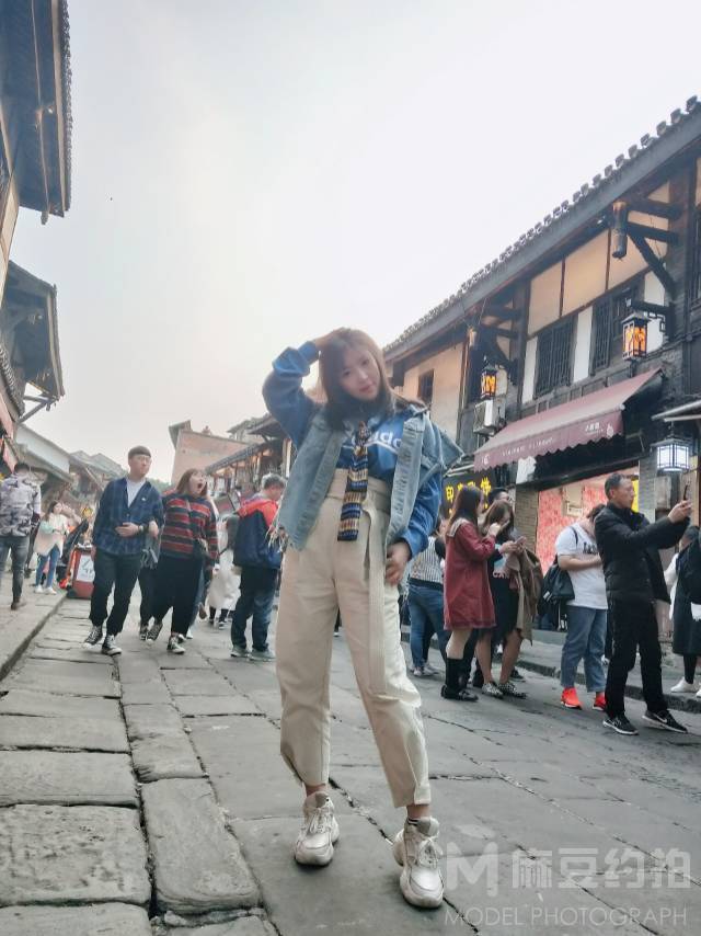 妆容模特