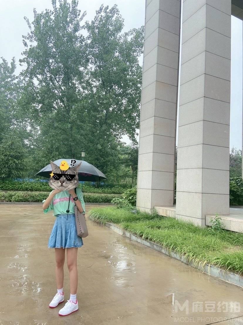 校园模特