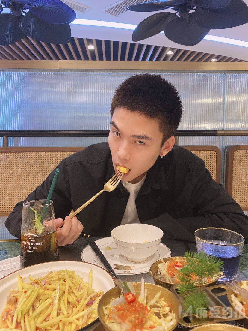 暗黑模特