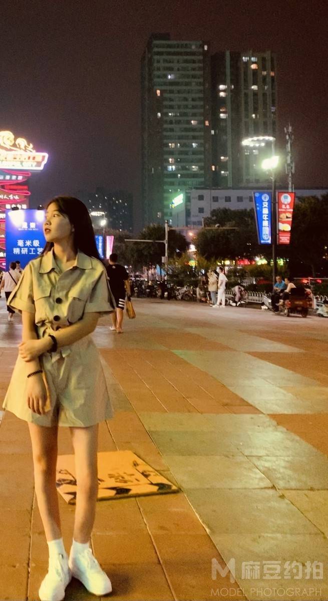 校园模特