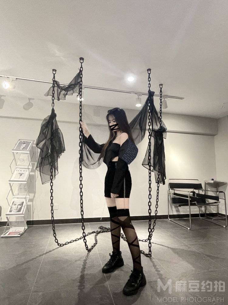 黑白模特