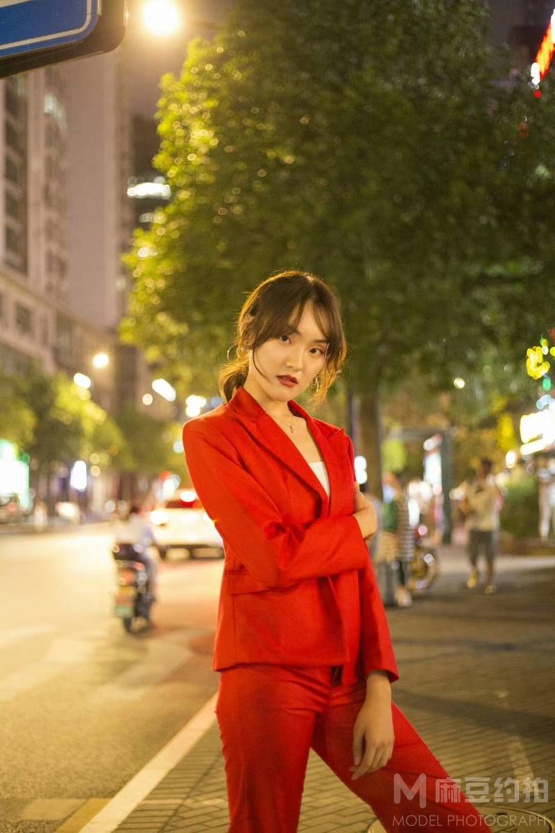 情绪模特