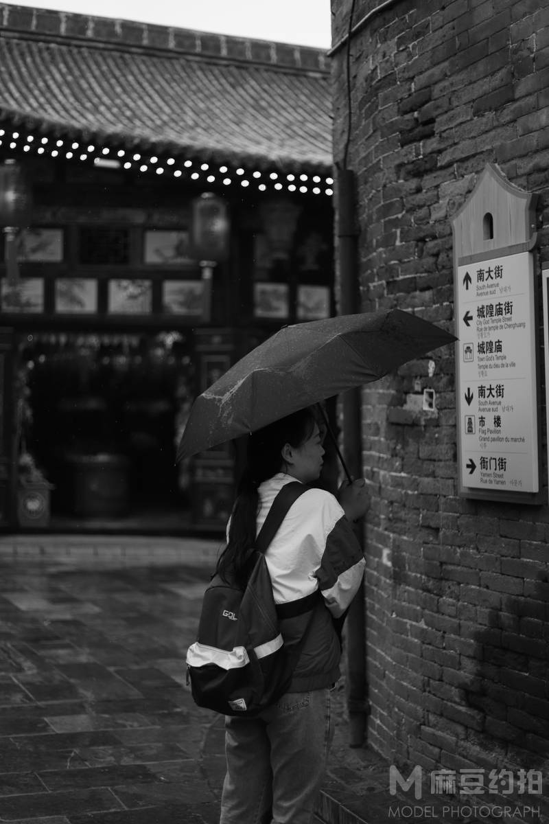 黑白模特