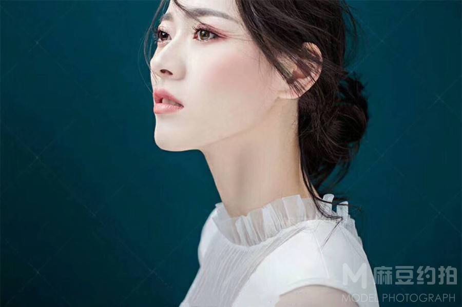 妆容模特