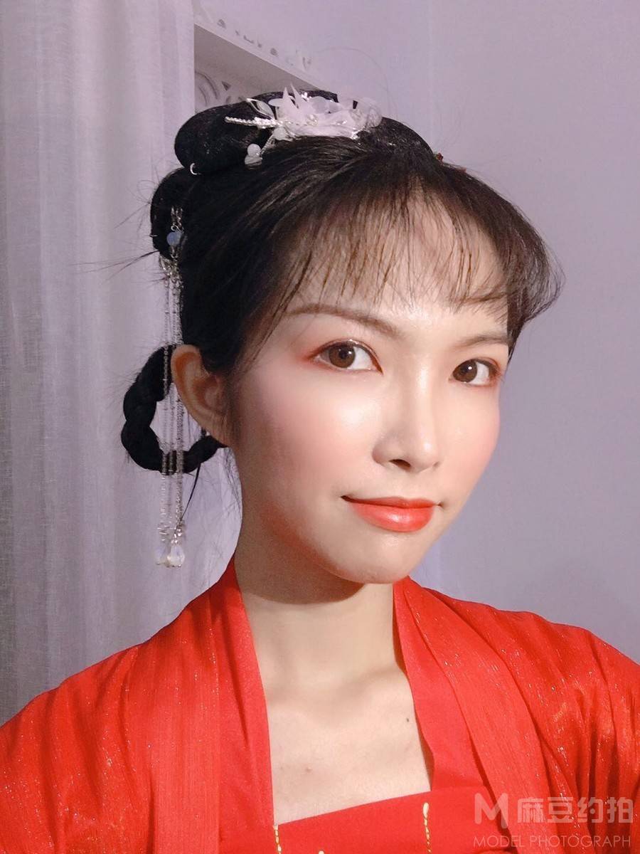 妆容模特