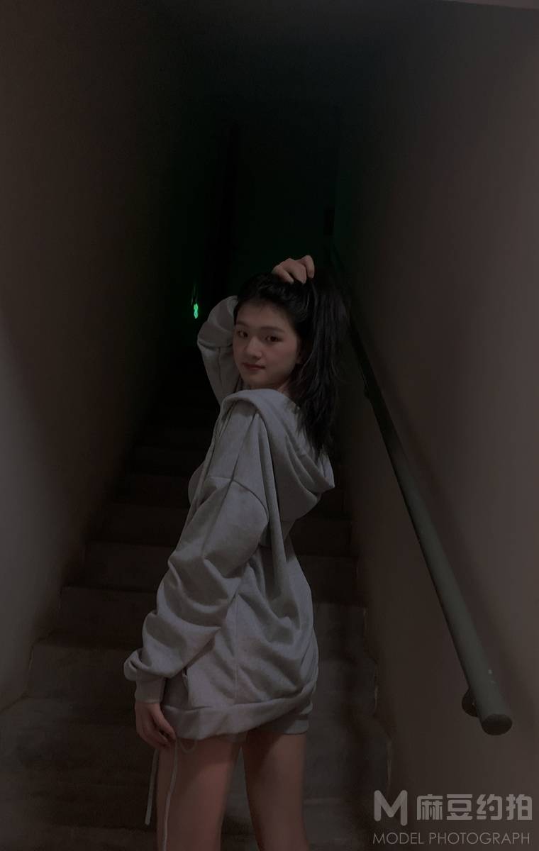黑白模特