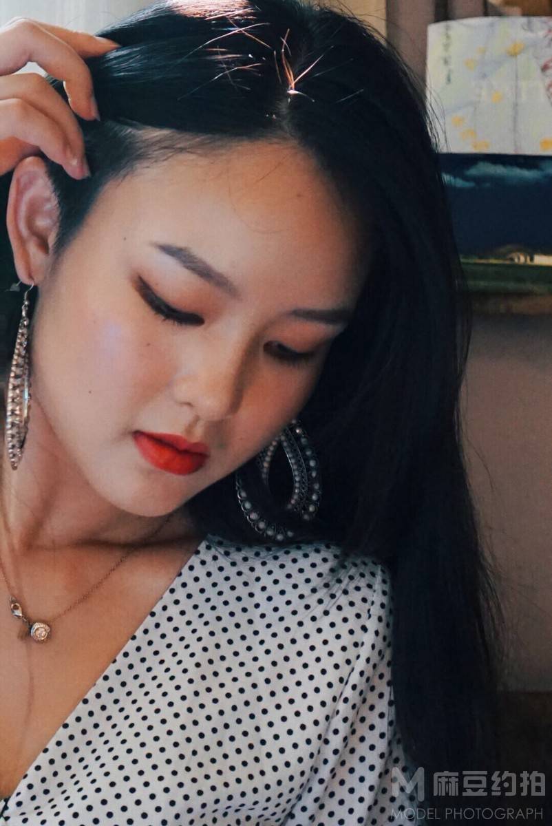 情绪模特