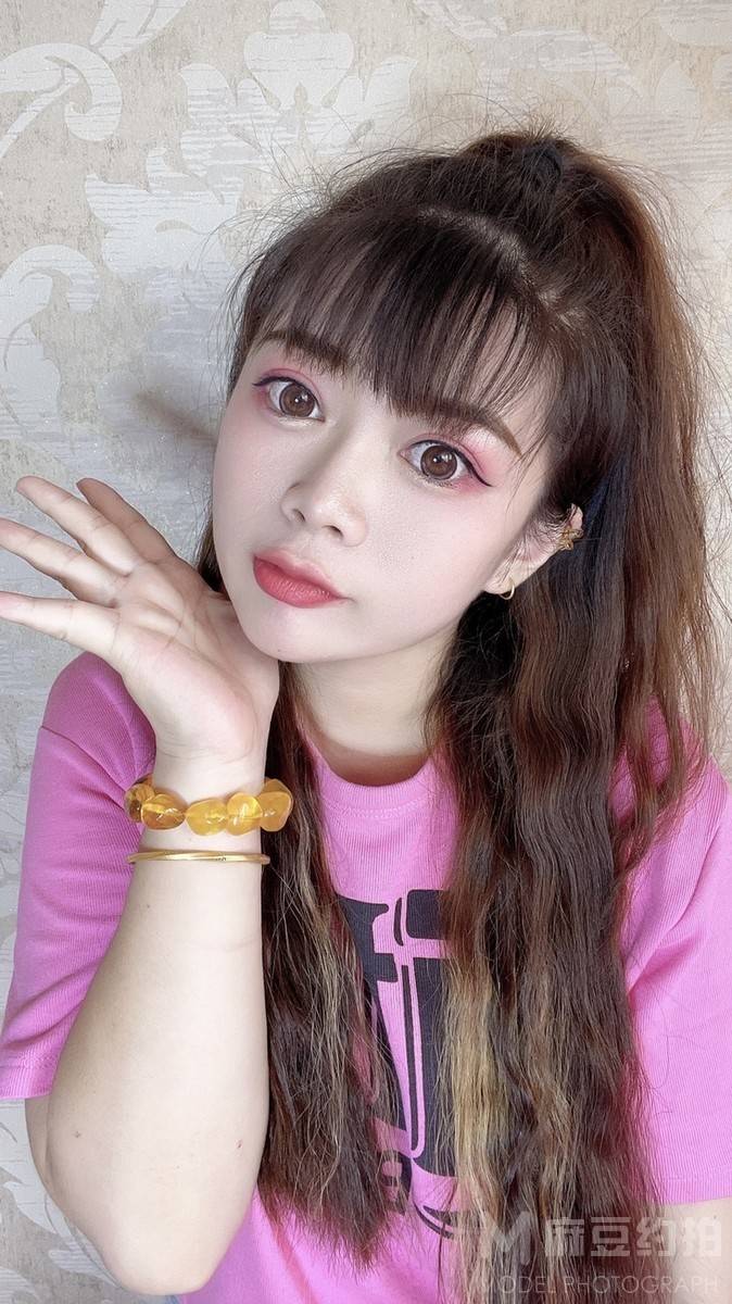 妆容模特