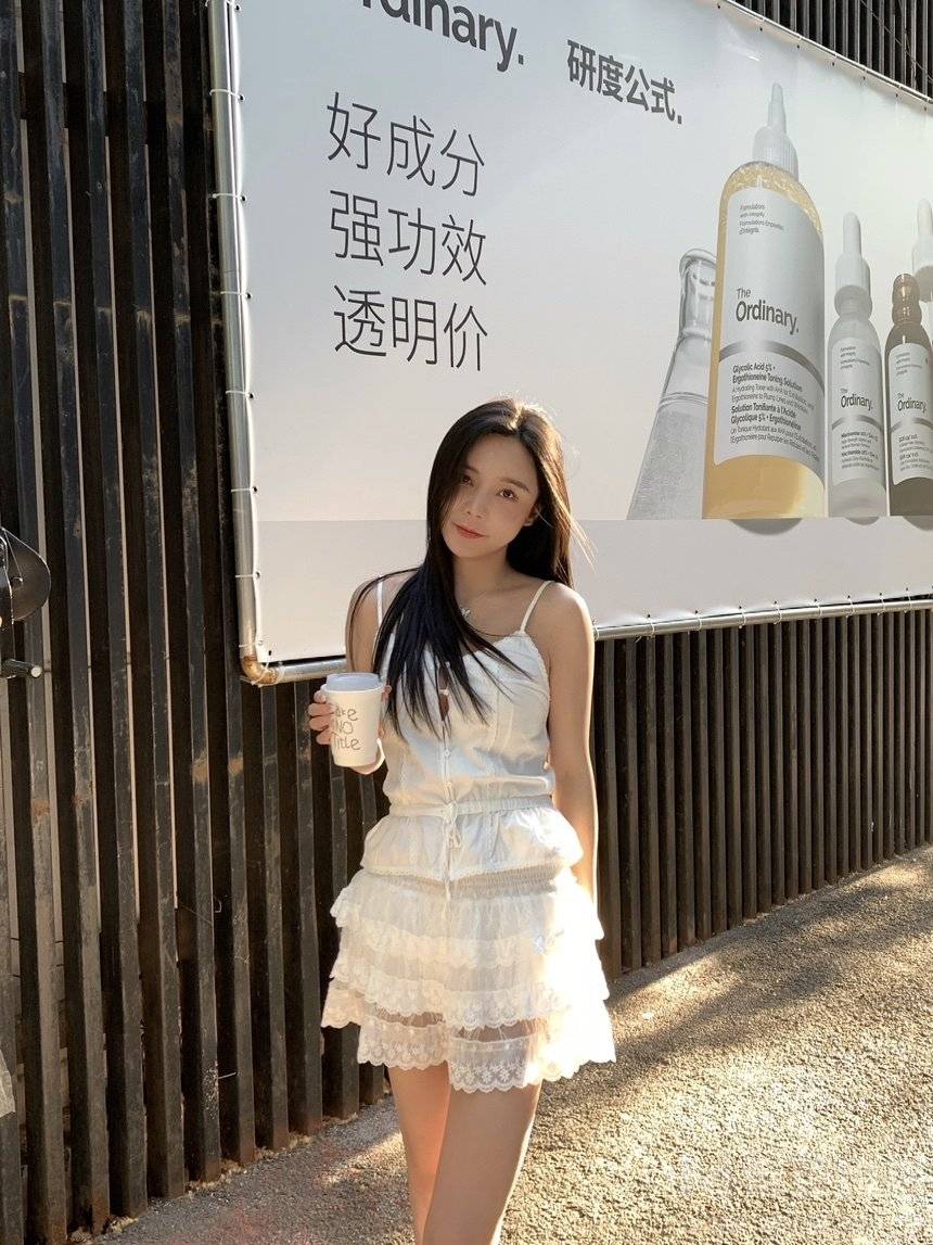 黑白模特