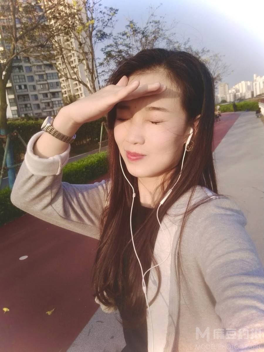 纪实模特