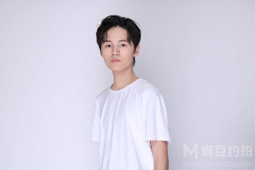 黑白模特