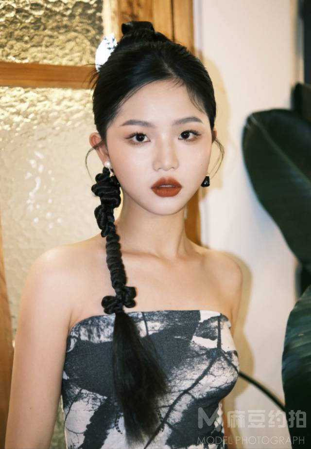 校园模特