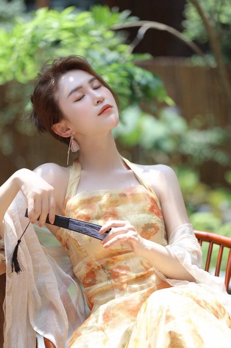 汉服模特