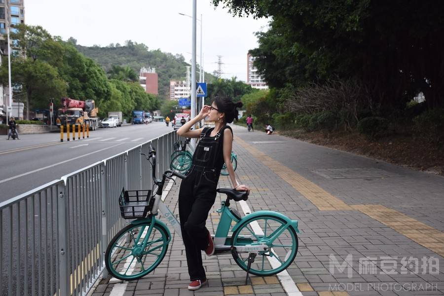 黑白模特
