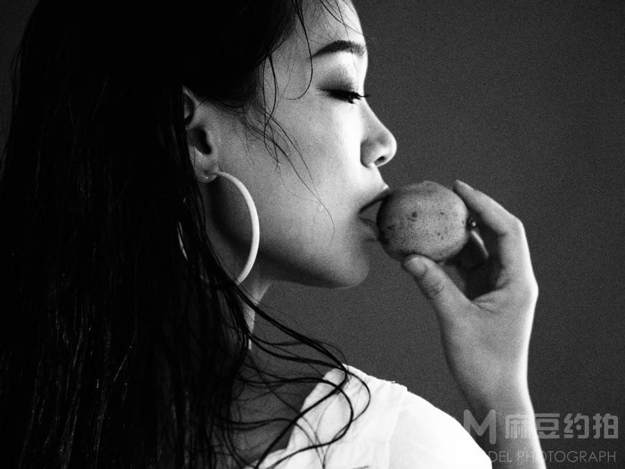 黑白模特