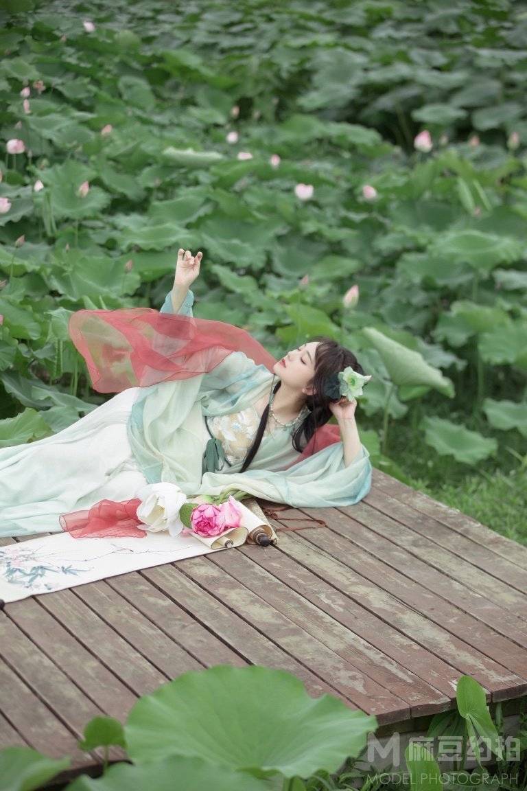 汉服模特