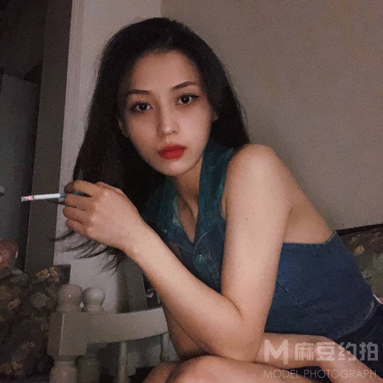 黑白模特