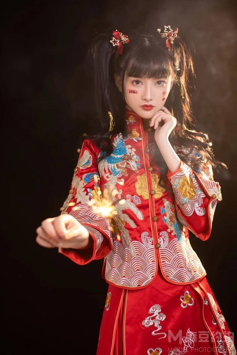 情绪模特