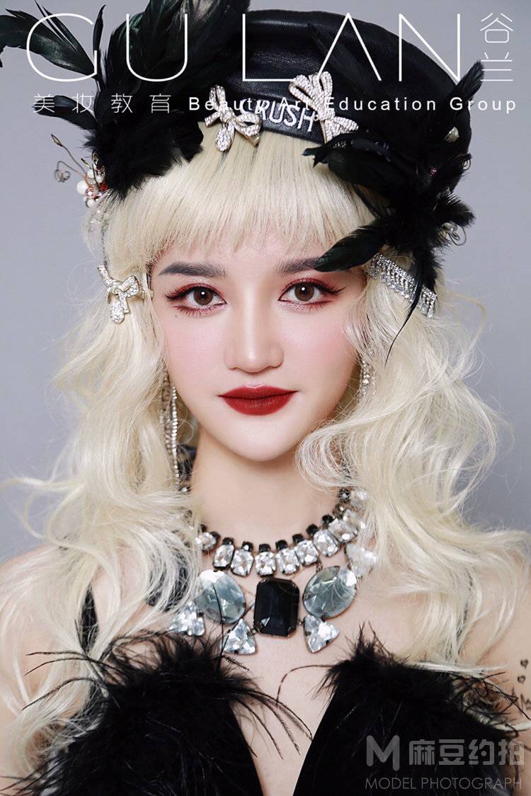 暗黑模特