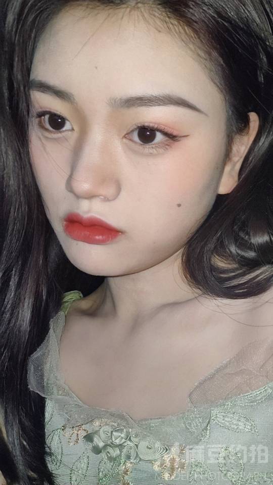 校园模特