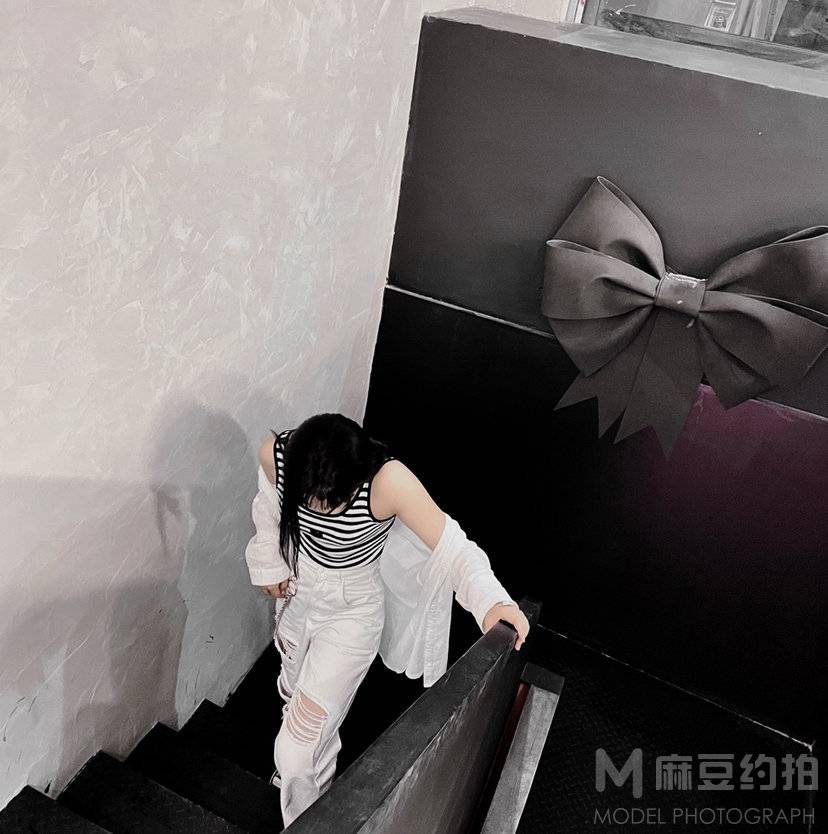 黑白模特