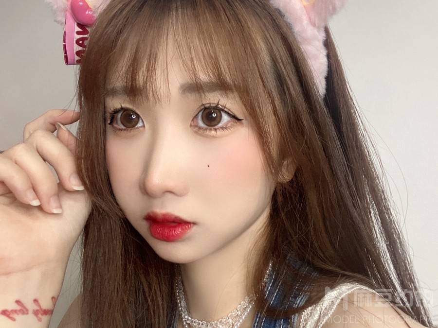 妆容模特