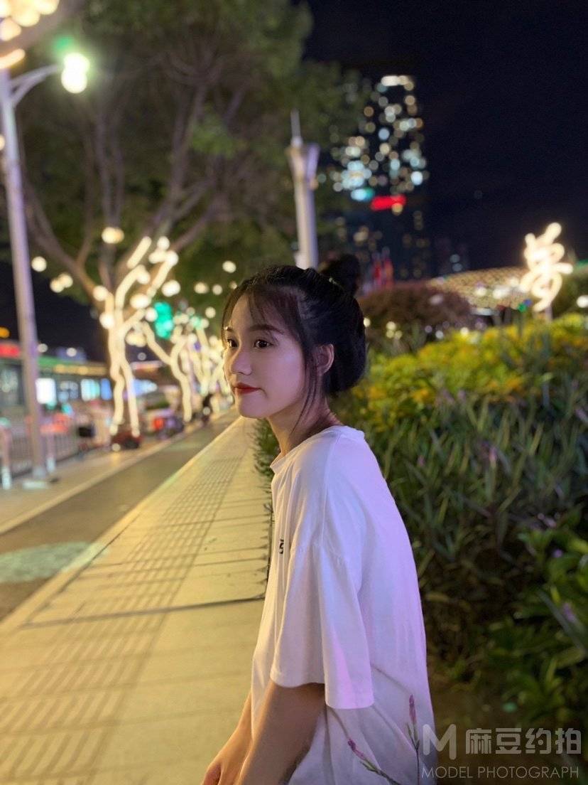 夜景模特