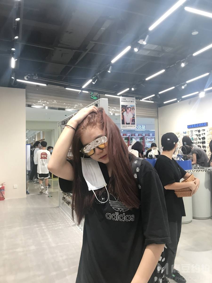 胶片模特