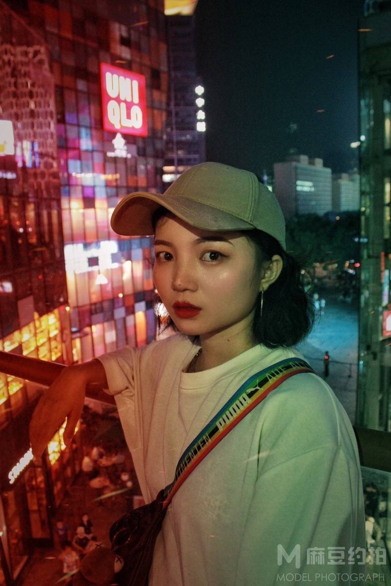 情绪模特