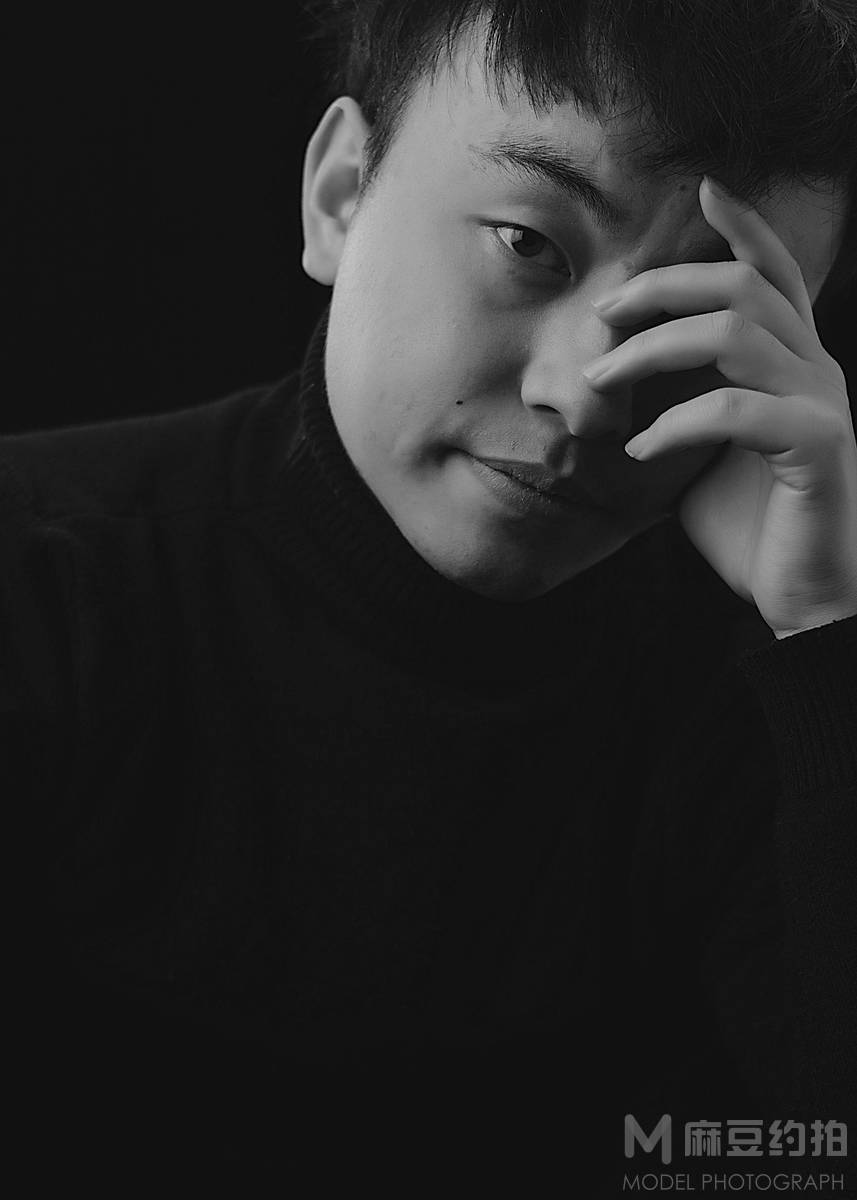 黑白模特