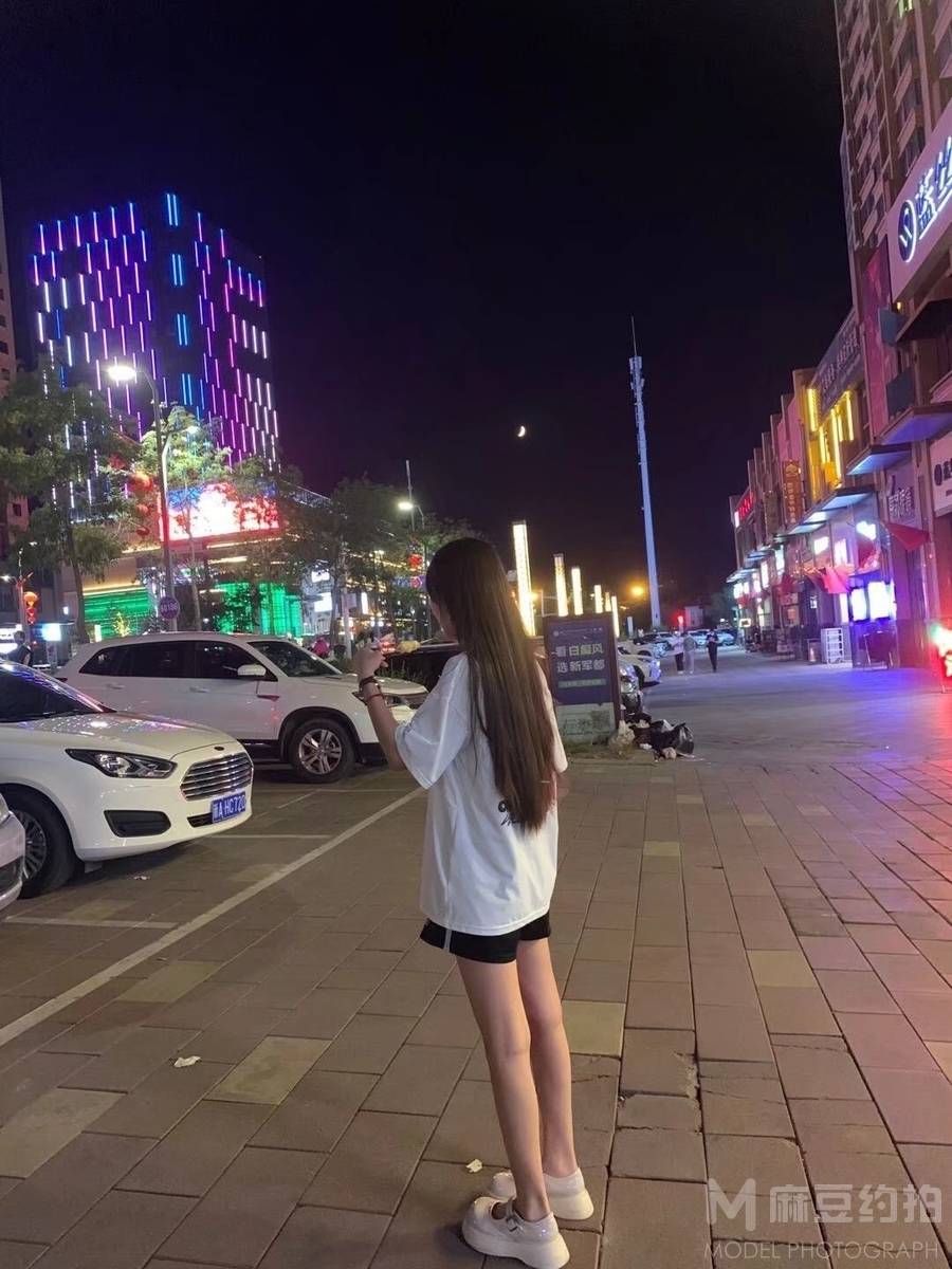 黑白模特