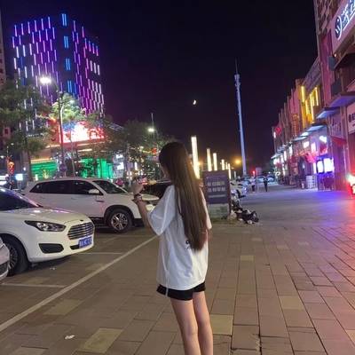 黑白模特