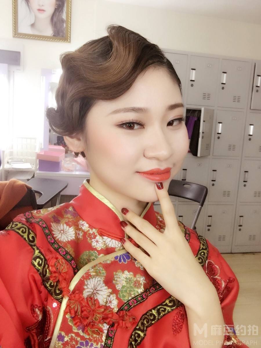 校园模特